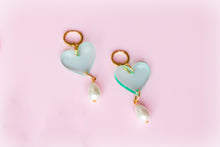 Load image into Gallery viewer, Acrylic Heart Pearl Drop Earrings