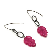 Load image into Gallery viewer, Viva Magenta Leaf Link Earrings