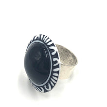 Load image into Gallery viewer, Black Leaf Cocktail Ring