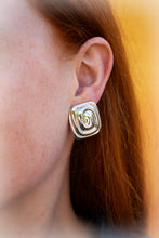 Load image into Gallery viewer, Titanium Chunky Spiral Studs