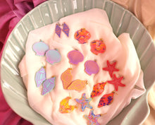 Load image into Gallery viewer, Painted Scallop Shell Earrings