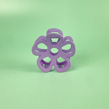 Load image into Gallery viewer, Floral Cut-Out Hair Claw