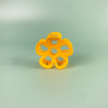 Load image into Gallery viewer, Floral Cut-Out Hair Claw