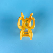 Load image into Gallery viewer, Floral Cut-Out Hair Claw