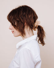 Load image into Gallery viewer, Susie Q: Peach - Scrunchie