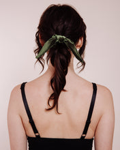 Load image into Gallery viewer, '70s Dream - Scrunchie Tie