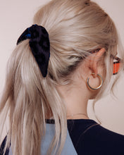 Load image into Gallery viewer, Foxey Lady: Blue - Scrunchie Tie