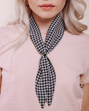Load image into Gallery viewer, French Connection - Scarf Tie