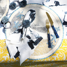 Load image into Gallery viewer, Straw star placemat, set of four