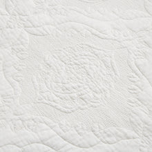 Load image into Gallery viewer, Tache Vanilla Cream Ivory Paisley Damask Stitch Matelassé Cotton Quilt Set (JHW-643)