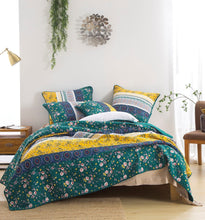Load image into Gallery viewer, DaDa Bedding Bohemian Patchwork Bed of Wild Flowers Floral Gardenia Green Bedspread Set (JHW-886)