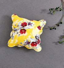 Load image into Gallery viewer, DaDa Bedding Set of 2 Sunshine Yellow Hummingbirds Floral Scalloped Throw Pillow Covers, 18" (JHW925)