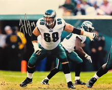 Load image into Gallery viewer, Jon Runyan in Action Autographed Philadelphia Eagles 8" x 10" Football Photo
