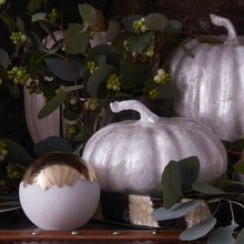 Load image into Gallery viewer, Small capiz pumpkin, pearl