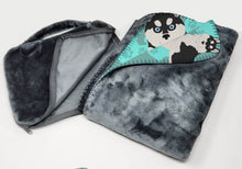Load image into Gallery viewer, Siberian Husky Soft Travel Blanket with Bag