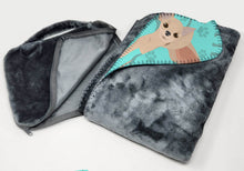 Load image into Gallery viewer, Chihuahua Soft Travel Blanket with Bag