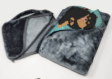 Load image into Gallery viewer, Black and Tan Pomeranian Soft Travel Blanket with Bag