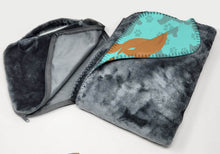 Load image into Gallery viewer, Golden Retriever Soft Travel Blanket with Bag