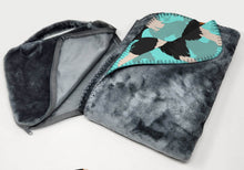 Load image into Gallery viewer, Tricolor Cavalier Spaniel Soft Travel Blanket with Bag