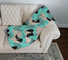 Load image into Gallery viewer, Black and Whtie Papillon Quilted Blanket 50x60