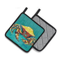 Load image into Gallery viewer, Crab Tunnel Pot Holders - Set of 2 Decorative Kitchen Helpers | Made in the USA MW1322PTHD