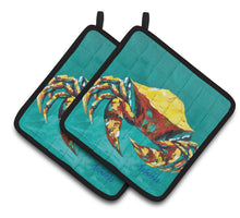 Load image into Gallery viewer, Crab Tunnel Pot Holders - Set of 2 Decorative Kitchen Helpers | Made in the USA MW1322PTHD