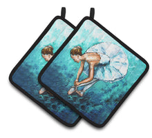 Load image into Gallery viewer, Ballet Early Pratice Pot Holders - Set of 2 Decorative Kitchen Helpers | Made in the USA MW1325PTHD
