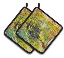 Load image into Gallery viewer, Streetcar End of the Line Pot Holders - Set of 2 Decorative Kitchen Helpers | Made in the USA MW1326PTHD