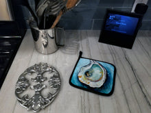Load image into Gallery viewer, Oyster J Mac Pot Holders - Set of 2 Decorative Kitchen Helpers | Made in the USA MW1332PTHD