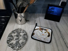 Load image into Gallery viewer, Lanie Cat Pot Holders - Set of 2 Decorative Kitchen Helpers | Made in the USA MW1334PTHD