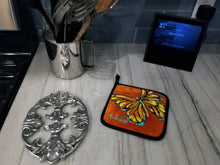 Load image into Gallery viewer, Monarch Butterfly Pot Holders - Set of 2 Decorative Kitchen Helpers | Made in the USA MW1339PTHD