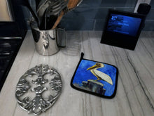 Load image into Gallery viewer, Pelican Texas Pete Pot Holders - Set of 2 Decorative Kitchen Helpers | Made in the USA MW1352PTHD