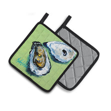 Load image into Gallery viewer, Two Shells Oyster Pot Holders - Set of 2 Decorative Kitchen Helpers | Made in the USA MW1361PTHD
