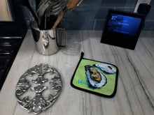 Load image into Gallery viewer, Two Shells Oyster Pot Holders - Set of 2 Decorative Kitchen Helpers | Made in the USA MW1361PTHD