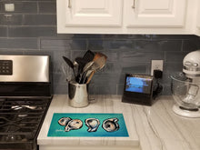 Load image into Gallery viewer, Four Oyster Shells on Board Glass Cutting Boards – Durable, Decorative Kitchen Art