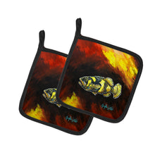 Load image into Gallery viewer, Bumblebee Fish Pot Holders - Set of 2 Decorative Kitchen Helpers | Made in the USA