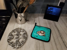 Load image into Gallery viewer, Fiest Chic Bird Pot Holders - Set of 2 Decorative Kitchen Helpers | Made in the USA