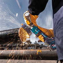 Load image into Gallery viewer, Makita GAG14M1 40V max XGT® Brushless Cordless 4‑1/2” / 6" Paddle Switch Angle Grinder Kit, with Electric Brake (4.0Ah)