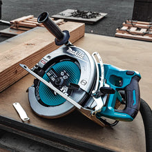 Load image into Gallery viewer, Makita GSR02M1 40V max XGT® Brushless Cordless Rear Handle 10‑1/4" Circular Saw Kit, AWS® Capable (4.0Ah)