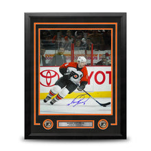 Load image into Gallery viewer, Mark Recchi in Action Philadelphia Flyers Autographed 16" x 20" Framed Hockey Photo