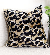Load image into Gallery viewer, Tache 18 X 18 Inch Geometric Eternal Eclipse Throw Pillow Cover (YLGP-02)