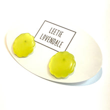 Load image into Gallery viewer, Sunshine Yellow Moonglow Daisy Stud Earrings