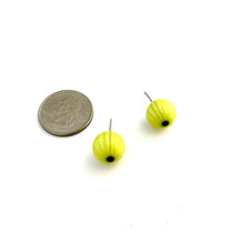 Load image into Gallery viewer, Yellow Daisy Flower Ball Stud Earrings