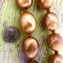 Load image into Gallery viewer, Copper Marbled Aura Glow Marco Necklace