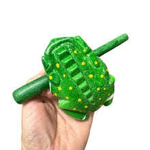 Load image into Gallery viewer, 3" Medium Green Leaf Musical Percussion Frog