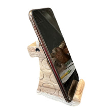 Load image into Gallery viewer, Wooden Giraffe Phone Holder