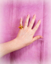 Load image into Gallery viewer, Chunky Crossed Titanium Ring