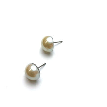 Load image into Gallery viewer, Antique Pearl Small Retro Button Stud Earrings