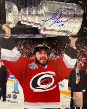 Load image into Gallery viewer, Mark Recchi 2006 Stanley Cup Champions Carolina Hurricanes Autographed 8" x 10" Hockey Photo