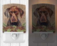 Load image into Gallery viewer, German Shorthaired Pointer Faux Burlap and Pine cones Ceramic Night Light SC9035CNL